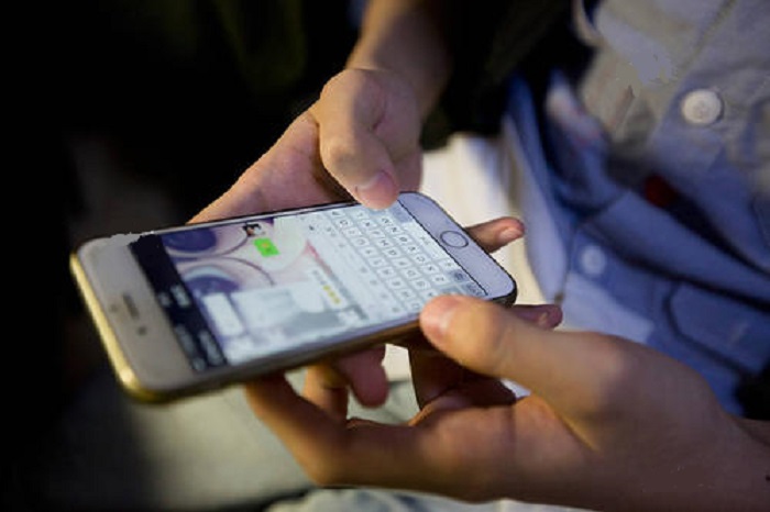 搜题软件排行榜引热议，学生减负政策推动APP下架整顿