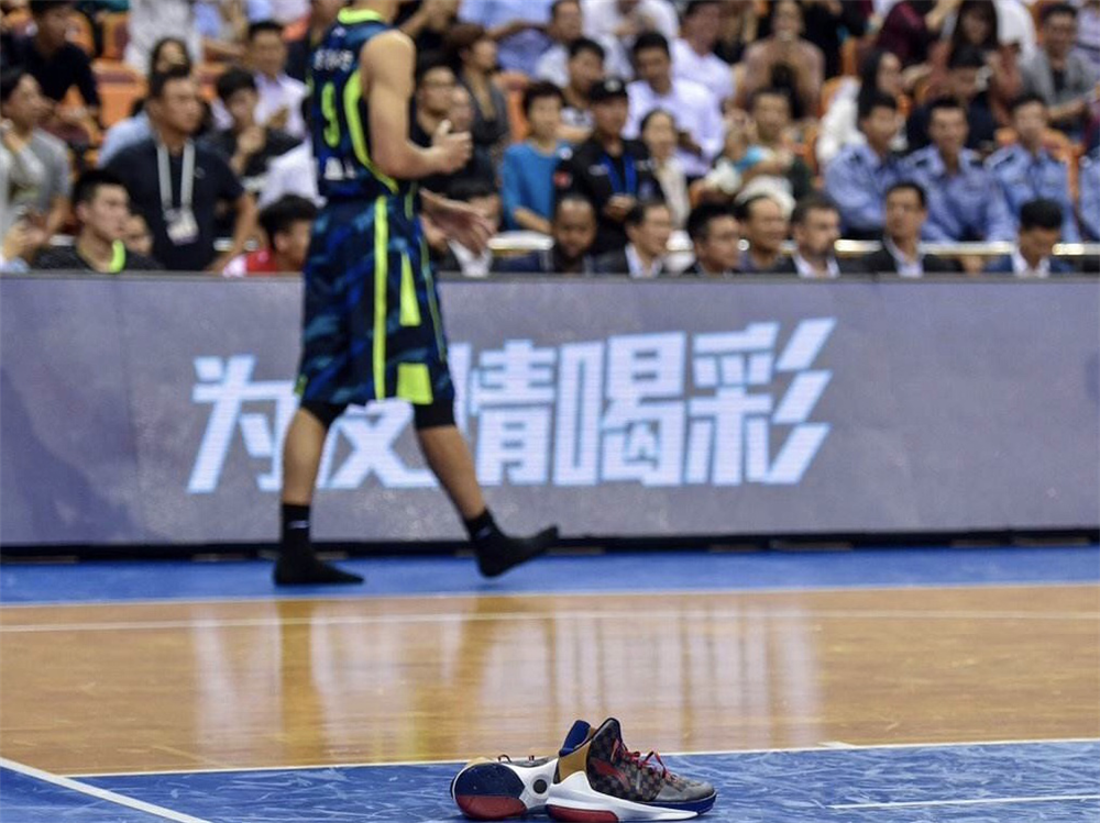 cba跟李宁哪个好(CBA与NBA差距有多大？从这4方面足以看出，真不是一个级别)