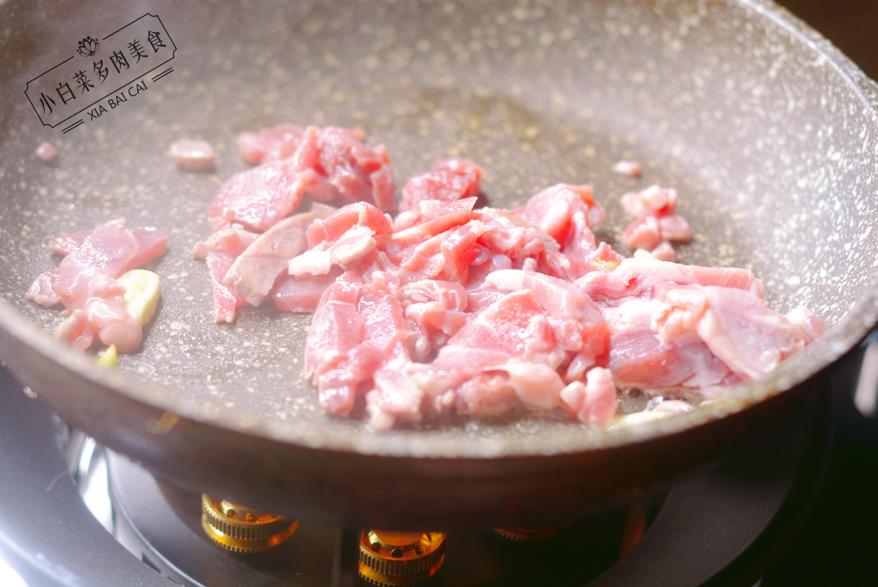 孩子冬天容易感冒，常用蔬菜界“阿司匹林”炒羊肉吃，驱寒暖身