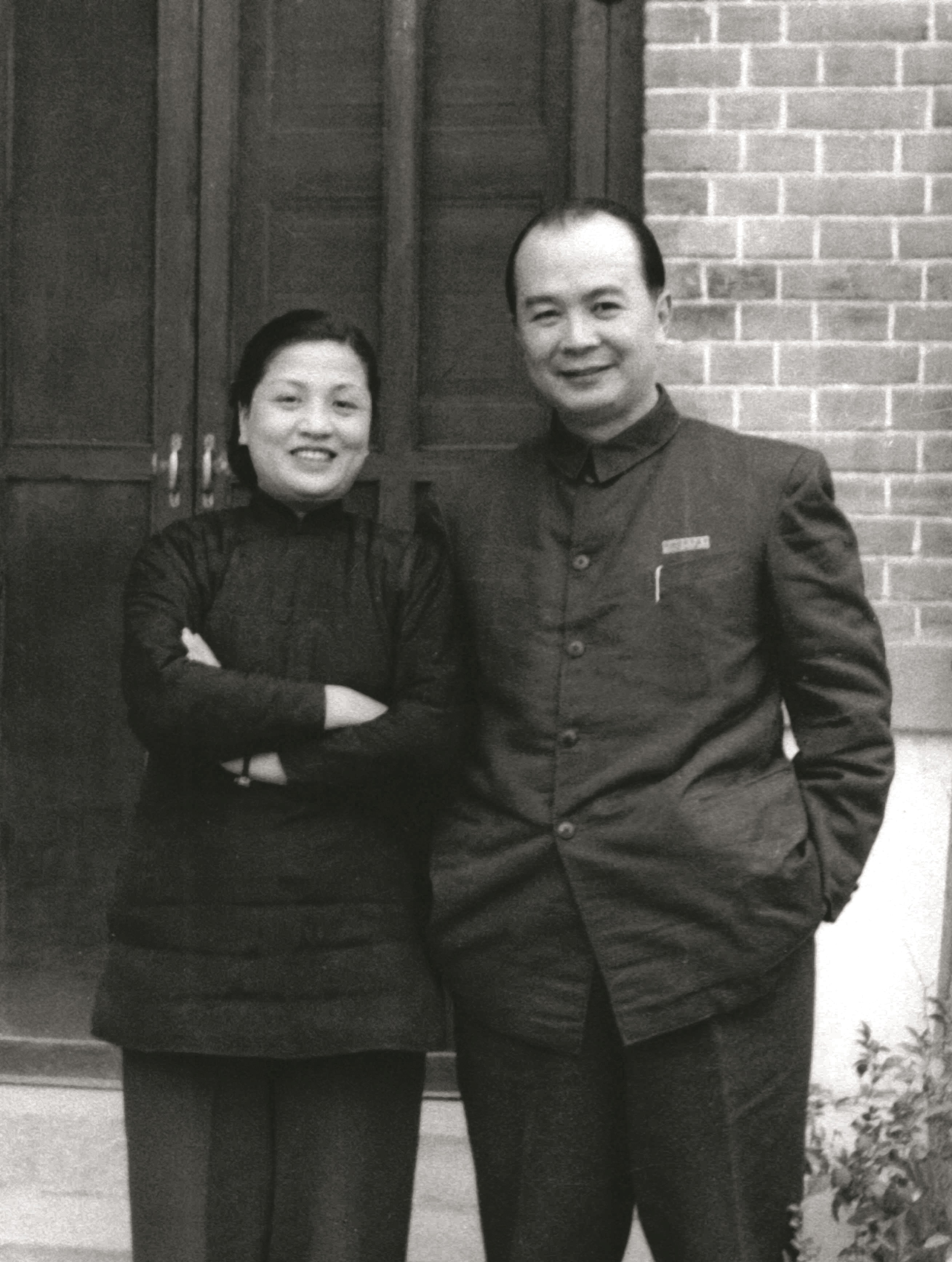 新中国成立后一共有九位国民党将领担任了部长职务，他们都是谁？
