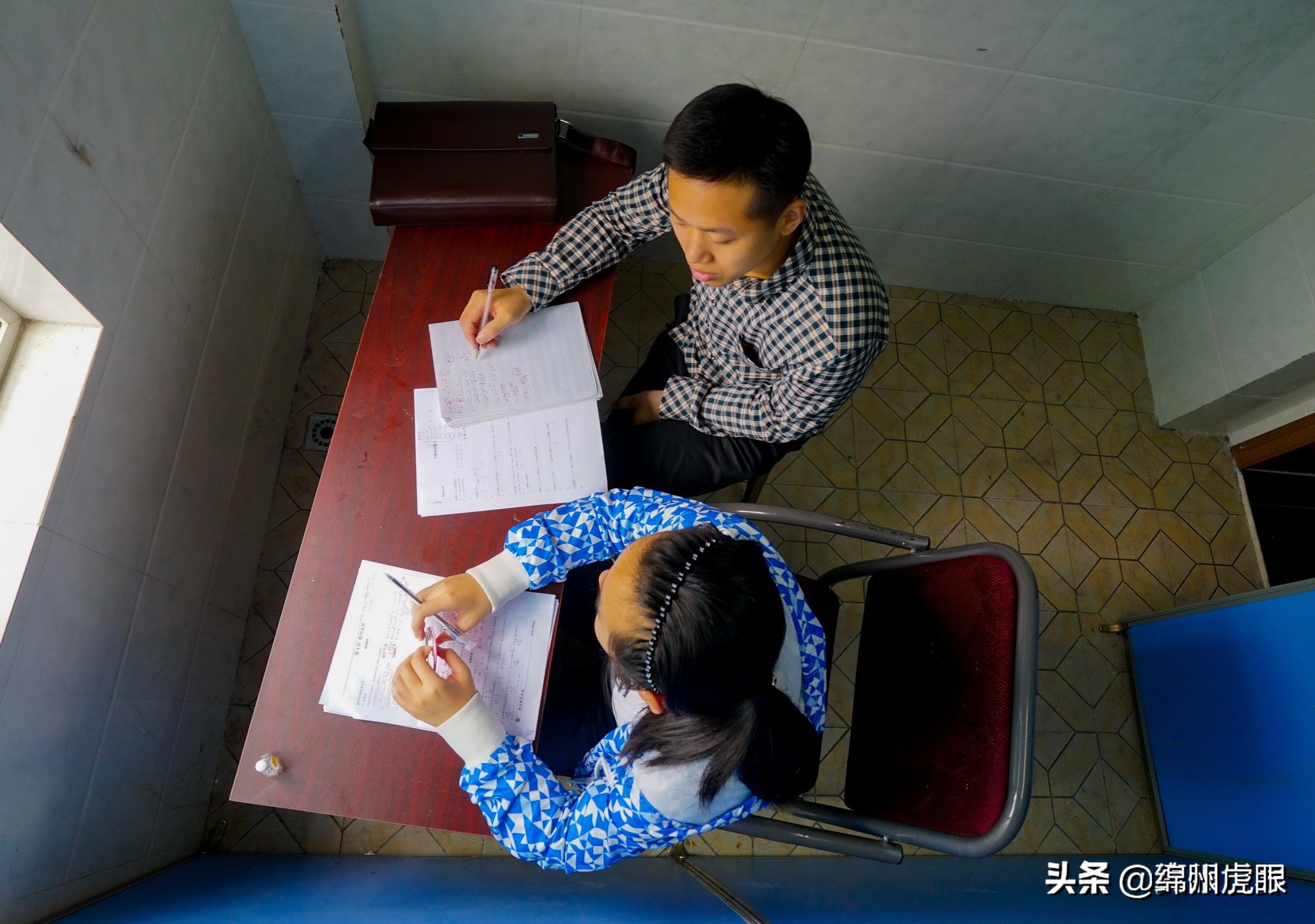 ​绵阳700分+牛人全省1/5，600分+优生全省1/3！高考照耀绵阳奋斗