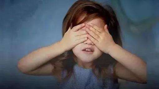 小孩舞蹈班换衣服被偷窥：这不是小事，是隐性性伤害