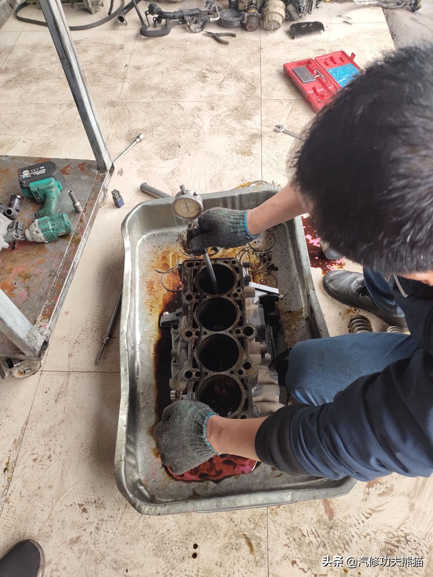 苏州车友十二年车龄奥迪A6L2.0T烧机油，对车有感情彻底整修翻新