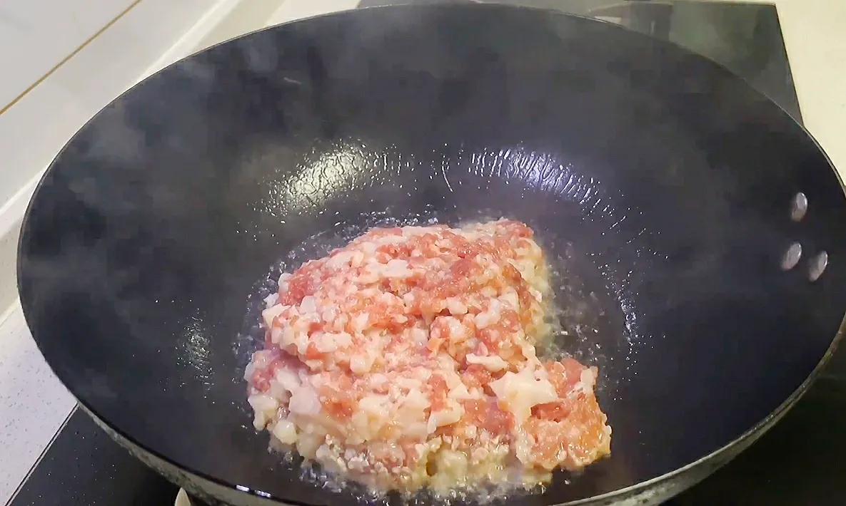 爱吃面条的收藏好，面馆老板教我特色炸酱做法，拌面拌饭都好吃