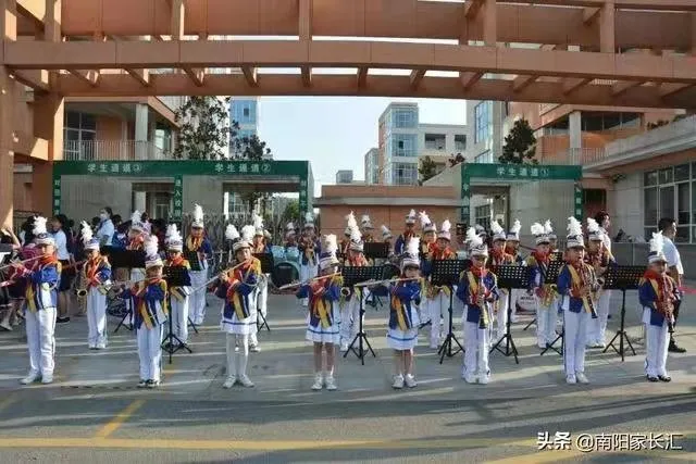 南阳市实验学校管乐团登上了省级舞台