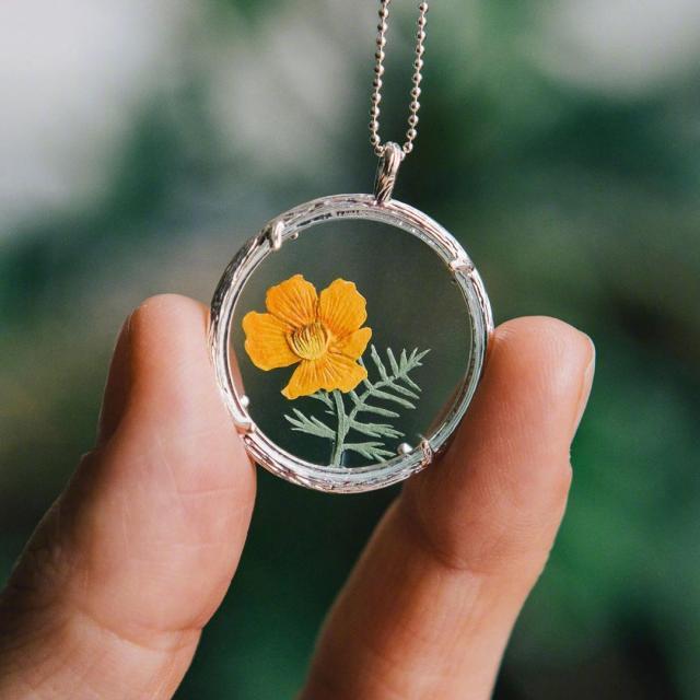 辗转难眠的孤独句子：毫无征兆地想你，是我不可告人的隐疾