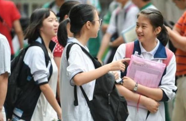 中考迎来新政策，初中生2023年或可“直升高中”？家长要提前了解