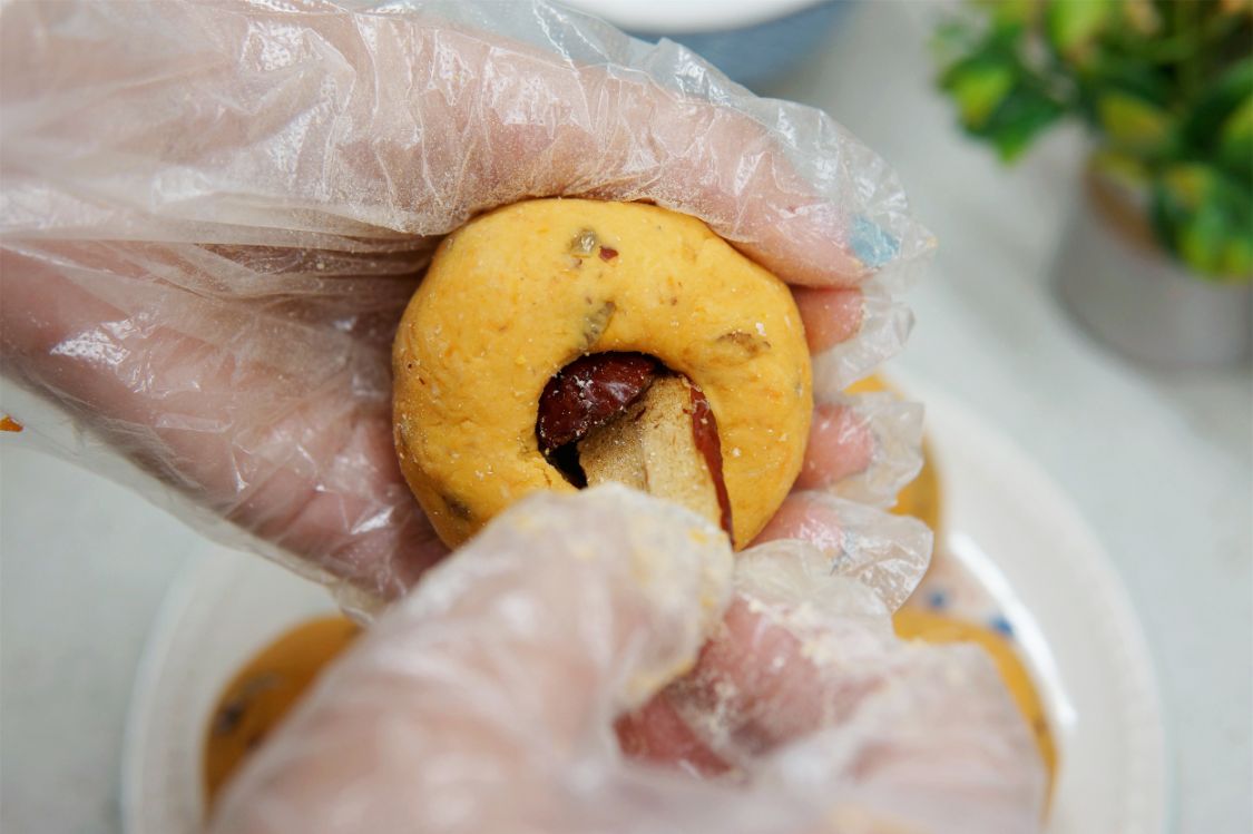 天冷，红薯和红枣是绝配，揉成团蒸一蒸，热量满满，松软香甜