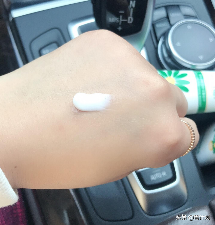 別讓雙手暴露你的年齡！推薦4種超潤護(hù)手霜，便宜好用好聞還好看
