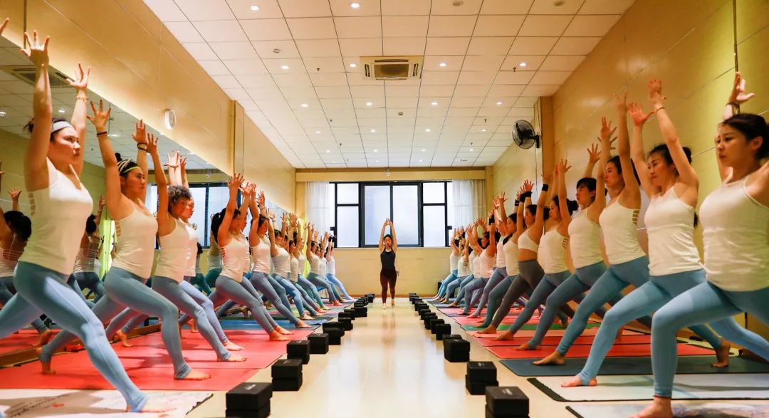 瑜伽蜕变记 | 33岁宝妈参加瑜伽教练培训班，3个月怒减35斤脂肪