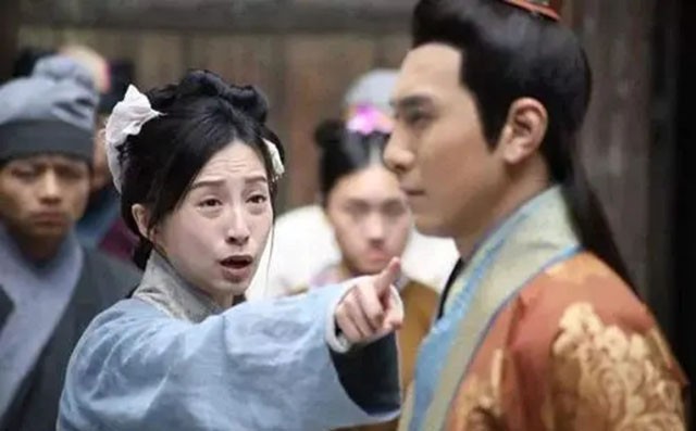大小姐嫁书生病逝，二小姐与他再婚也去世，岳父：三女儿再嫁给你