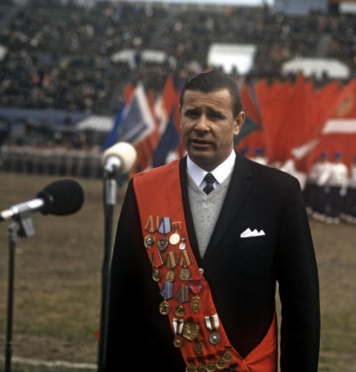 欧洲杯巨星之——"近代门将之父"雅辛