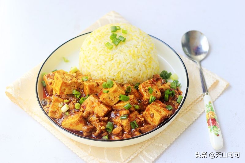 米饭和豆腐这样搭配(米饭和豆腐这样搭配好吗)