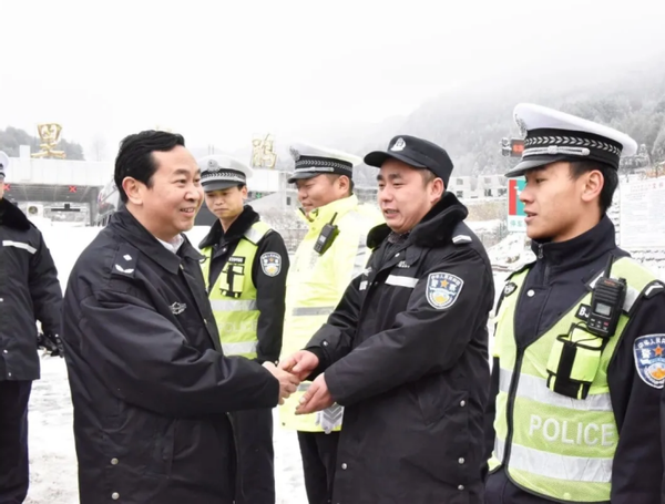 曝光！公安部多次发来贺信，重庆“最神秘”学院手握无数“全国第一”！