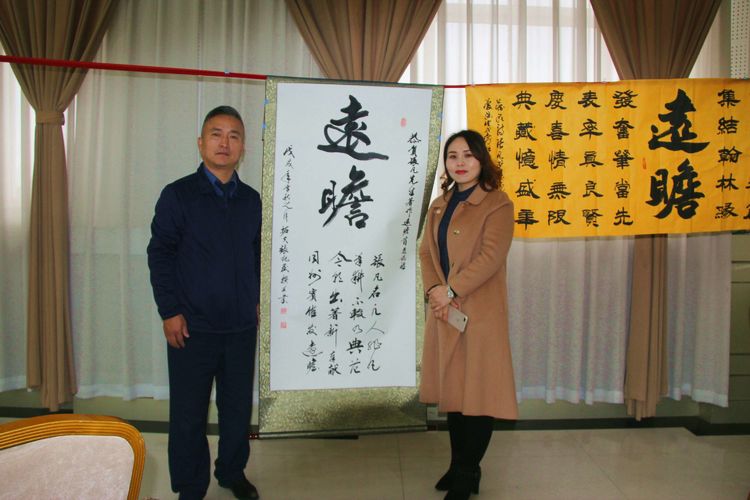 刘顺虎：远瞻红日染秋色 近看墨翁画腊梅