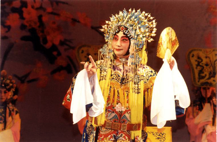 京劇大師梅葆玖：與妻子一生無兒無女，晚年與20隻貓為伴