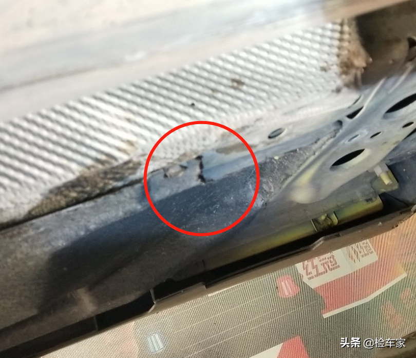 买车送男友！小姐姐25万买这辆科迈罗，网友：这都拆了能过户吗？