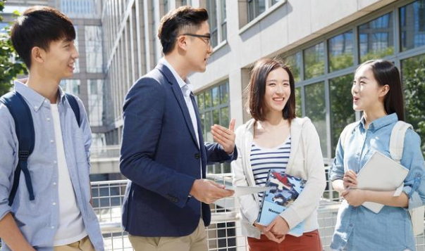 好消息，硕士以上学历不用考试就能当老师？铁饭碗来得太突然了