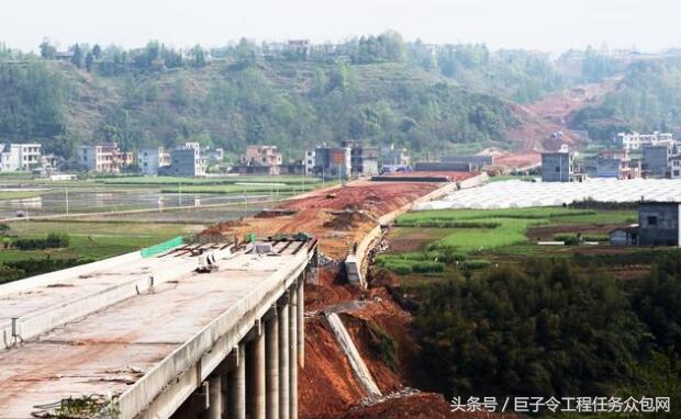 路基工程数量表中超挖什么意思(浅论高速公路路基土石方的计量)