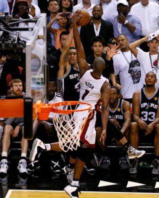 nba热火有哪些人(重排NBA热火队史最强阵容，詹韦再次联手 中锋人选有争议)