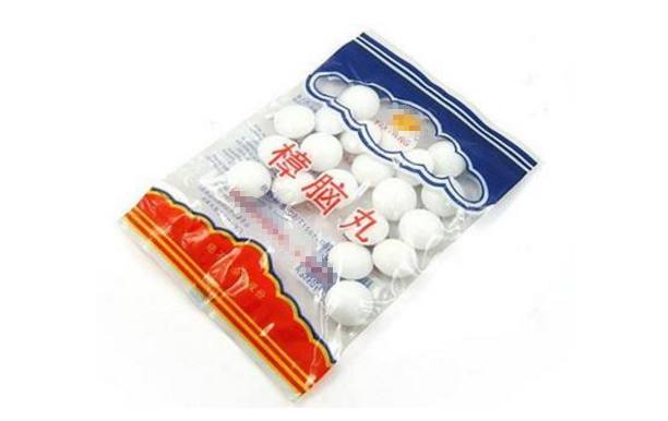 樟脑丸对蟑螂有用吗,对身体有害吗