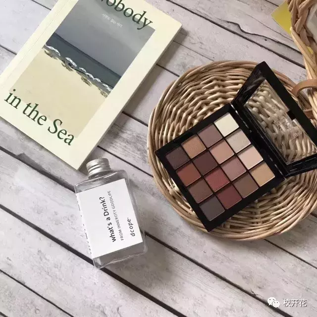 美妆博主林允上线，当红小花原来爱用这些平价化妆品？