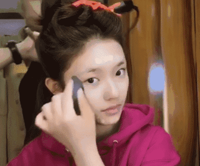 小红书林允子品牌signorina：初见少女心！3步变粉嫩，你值得拥有~