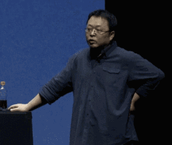 搭讪美女紧张的原因是生物本能的恐惧,和公众演讲时紧张一个道理