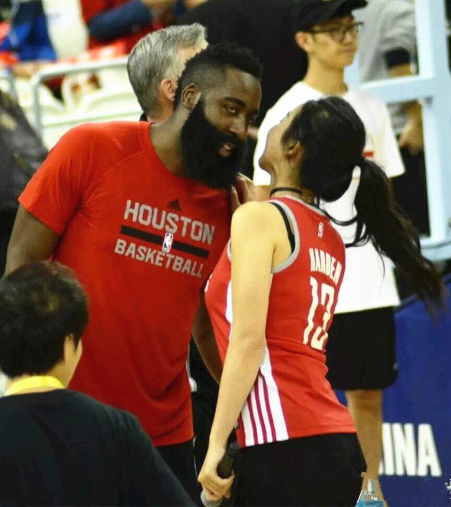 新浪nba主持人有哪些(5大NBA女主播，4位仍活跃在篮球节目中，你喜欢谁？)