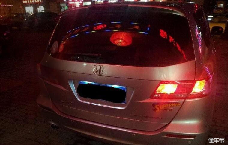 刹车灯一直亮、一边亮一边不亮、不亮？原因及解决方案！