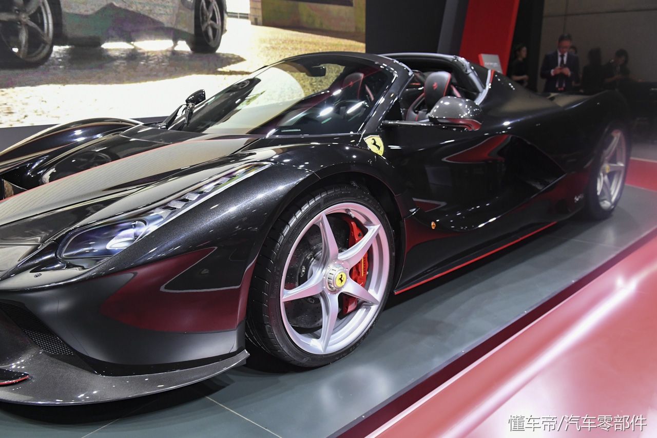 能拿下这辆车的不是一般豪——法拉利Laferrari Aperta