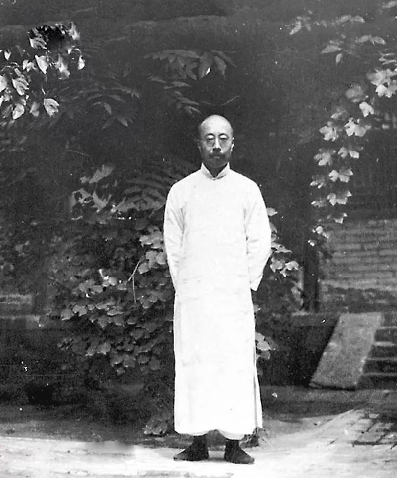 老照片 | 百年北大的那些师生往事：教授上课可以抽水烟喝茶