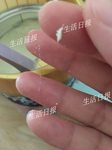 新买的“美素佳儿”现活虫还有絮状物，喝过奶粉的孕妈很忧心