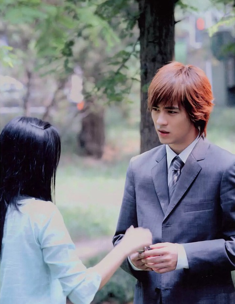 比如同期另一部电视剧《薰衣草》最后挂掉了女主,那这部《深情密码》