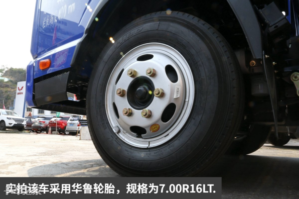 7.58万就能买带DPF的国五轻卡 追求高性价比的可以考虑一下