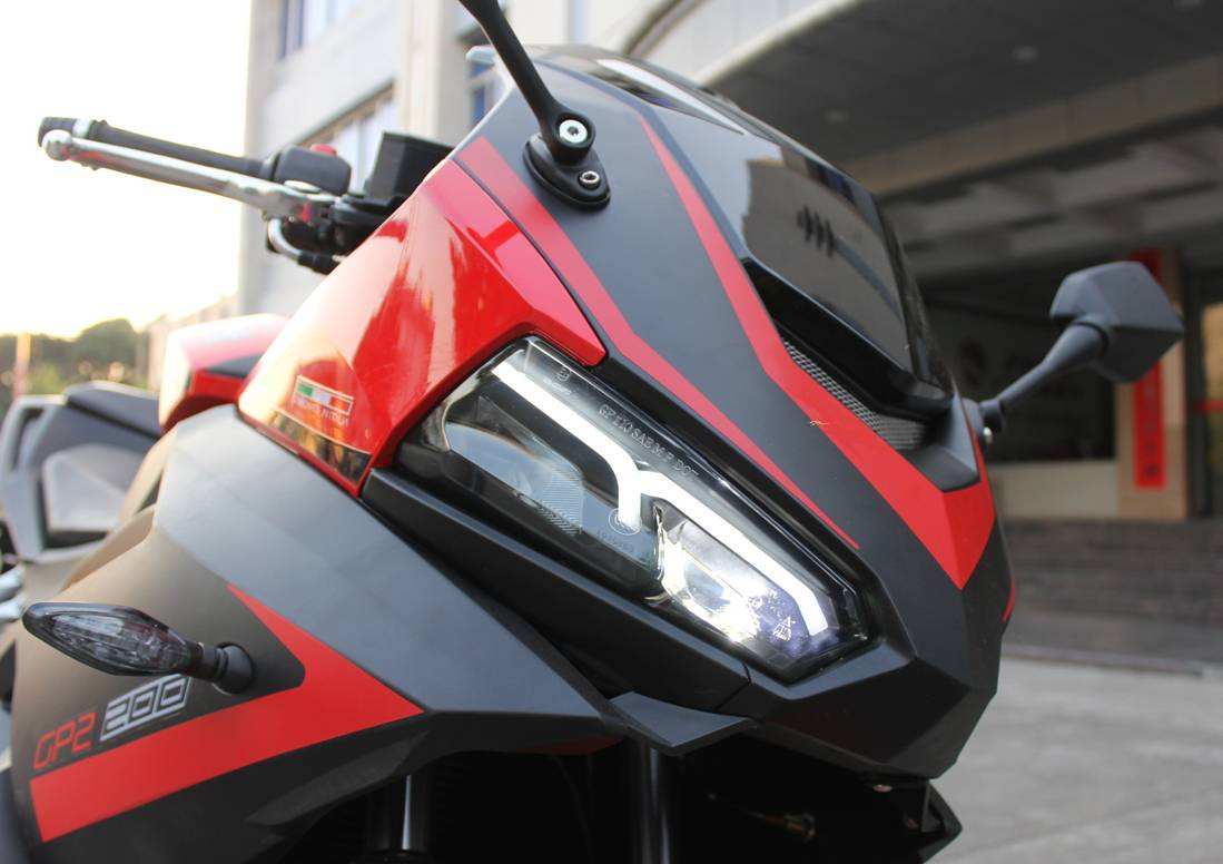 国产350跑车摩托 所谓的"地平线"真有那么不堪吗