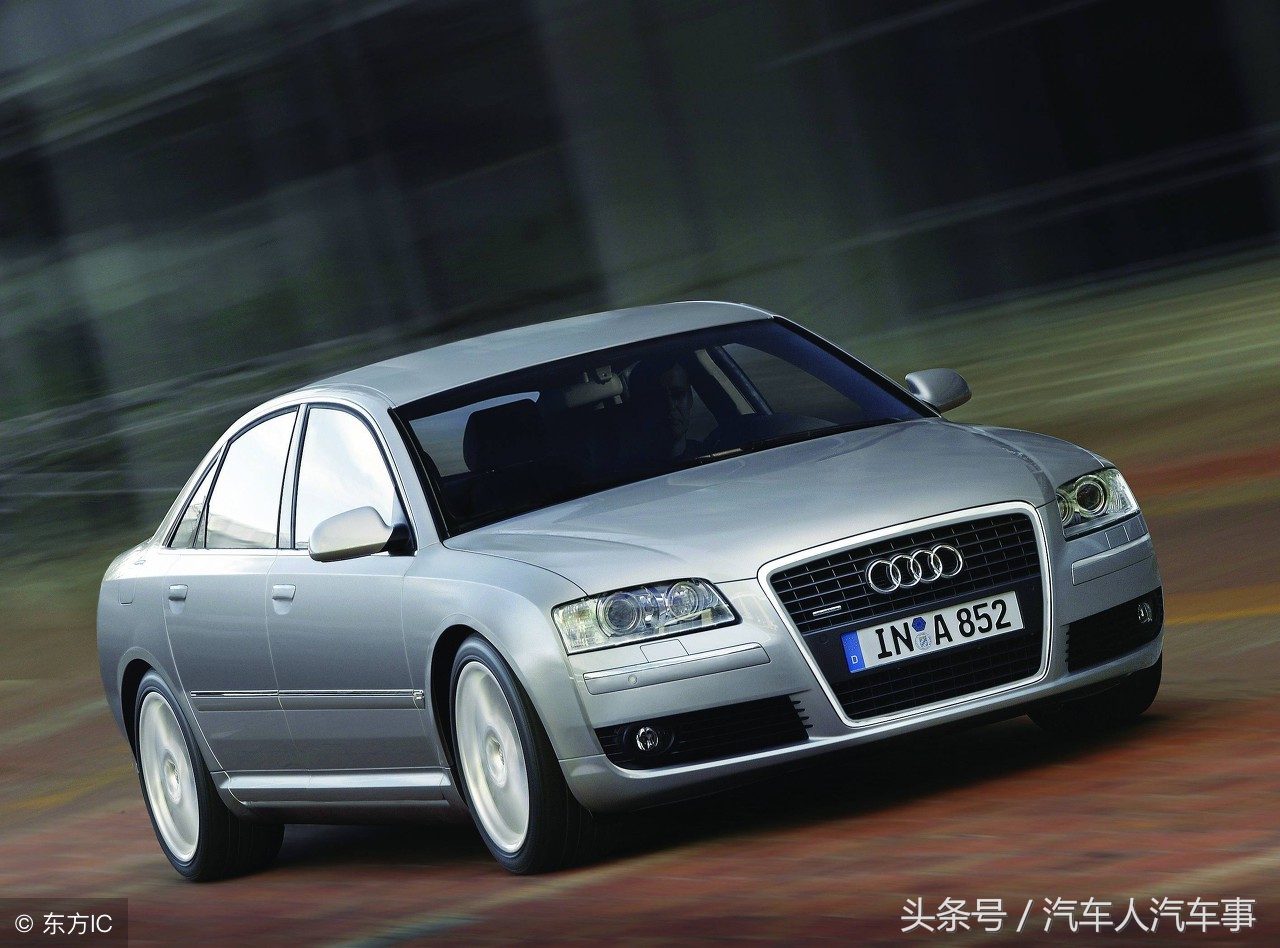 2018款奥迪A4L 30周年40TFSI运动型，全款落地多少钱？
