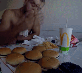 再牛逼的身材，不控制好饮食，训练再刻苦也白搭！