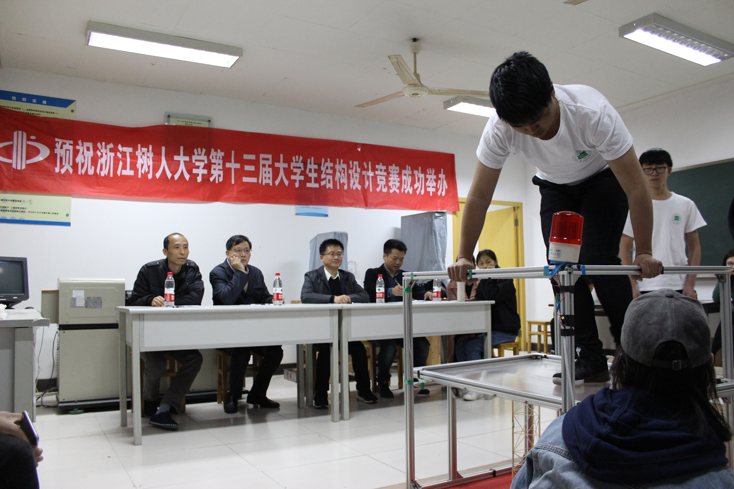 “用力”抓住1%的机会，浙江树人大学的特等奖是这样设计出来的！