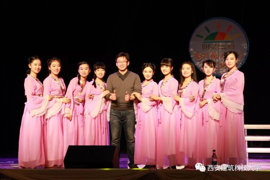 尊称“叶导”！拥有大批粉丝，西建大学子的'引路人“是一位”男神