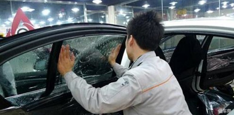 买车时4S点赠送的礼品哪些是实用的？