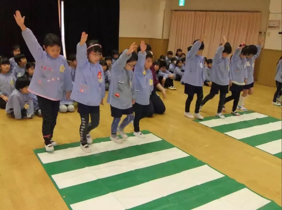 看了日本幼儿园的安全教育，才发现我们已经输在起跑线上
