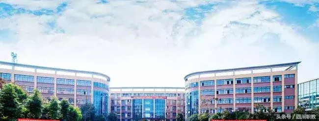 成都这些学校的学生，凭什么就能比别人少读一年就能上大学！