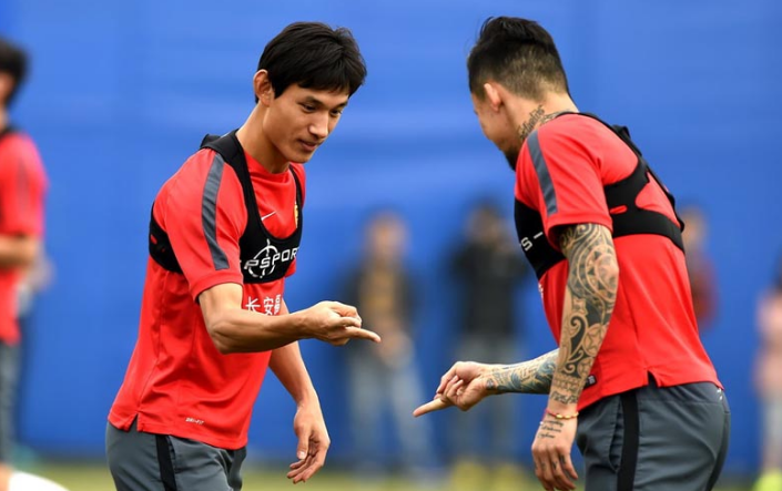 国足王燊超怎么读王燊超道歉