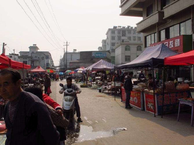 人间百态！高考之镇“毛中”的夜生活
