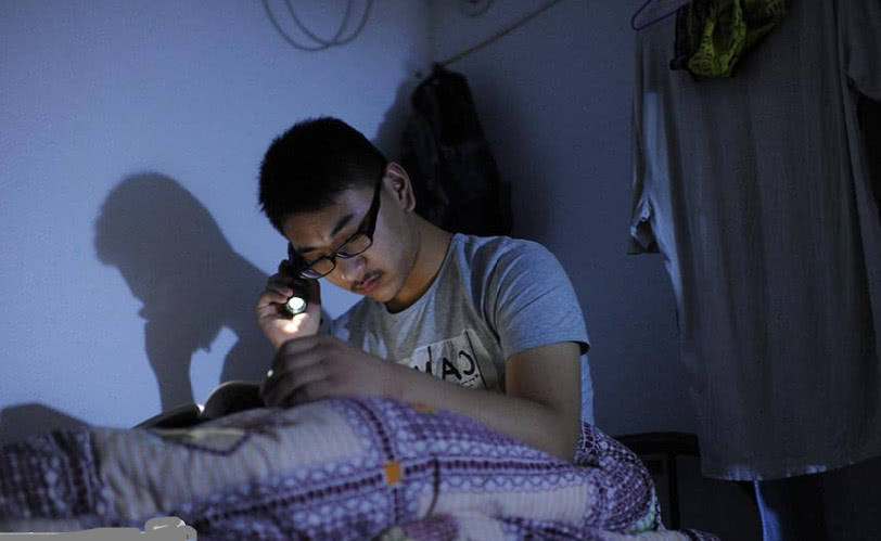 人间百态！高考之镇“毛中”的夜生活