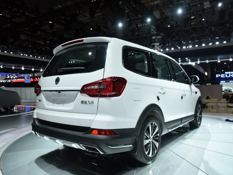 但是第三排空间还是小了点,当然这也不只是景逸x6不足,这是很多7座suv