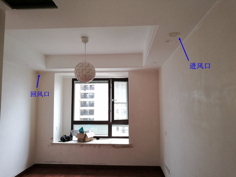 中央新风管道走向设计图如图所示,四个房间分别一进一出两个风口,客