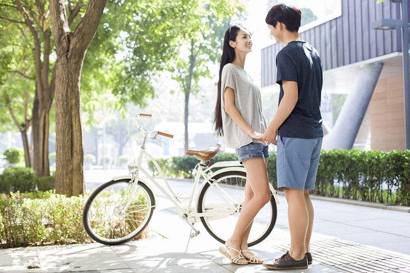 大学牛逼也是一种错，女大学生太优秀被传潜规则，遭全系人排挤