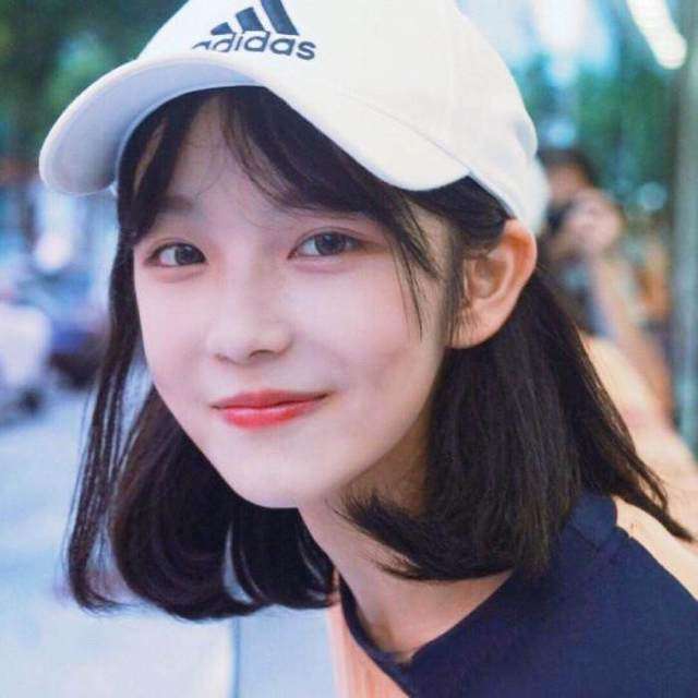 大学牛逼也是一种错，女大学生太优秀被传潜规则，遭全系人排挤